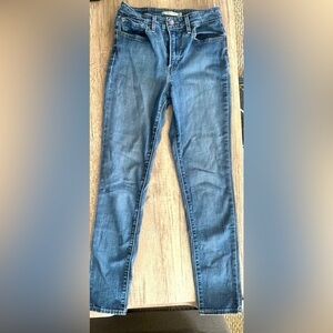 Levi’s Jeans High Rise Skinny Waist 28”
